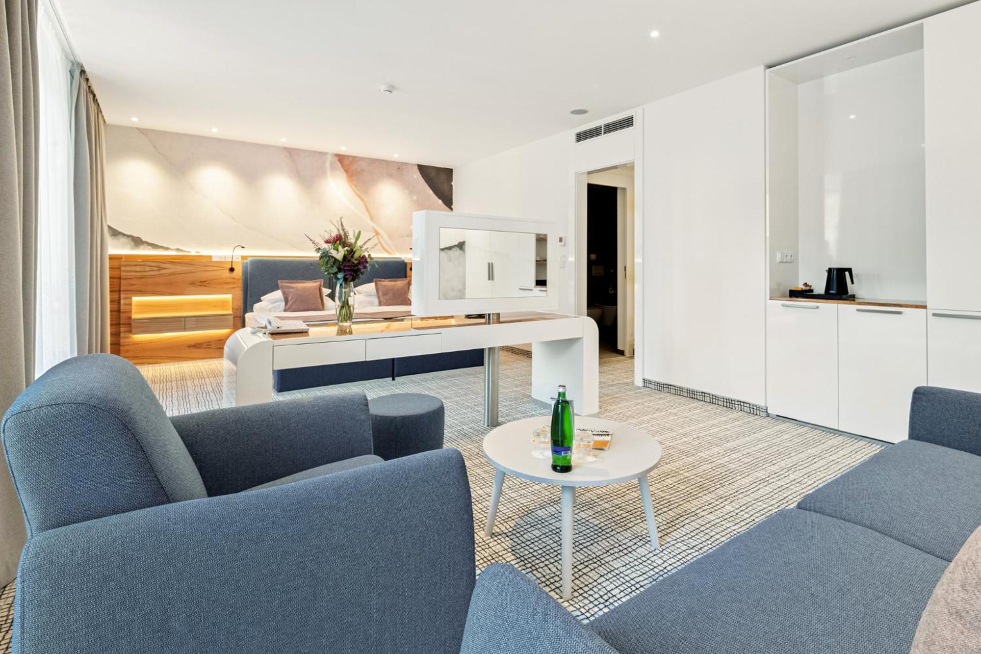 Junior Suite,1730027028:JPEG