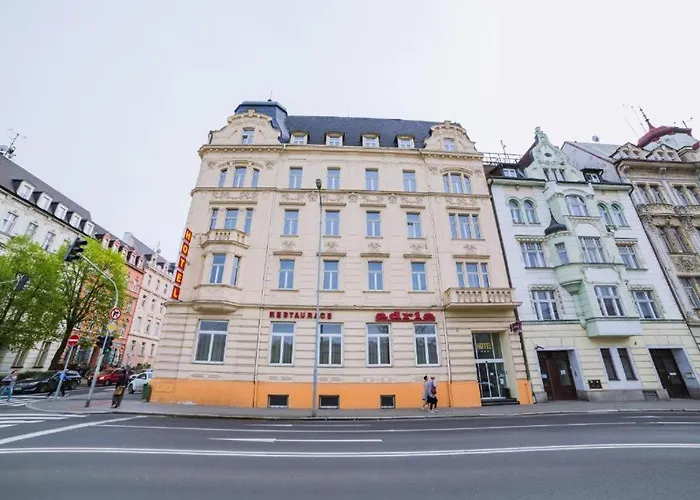 Hotel near College: Hotel Adria